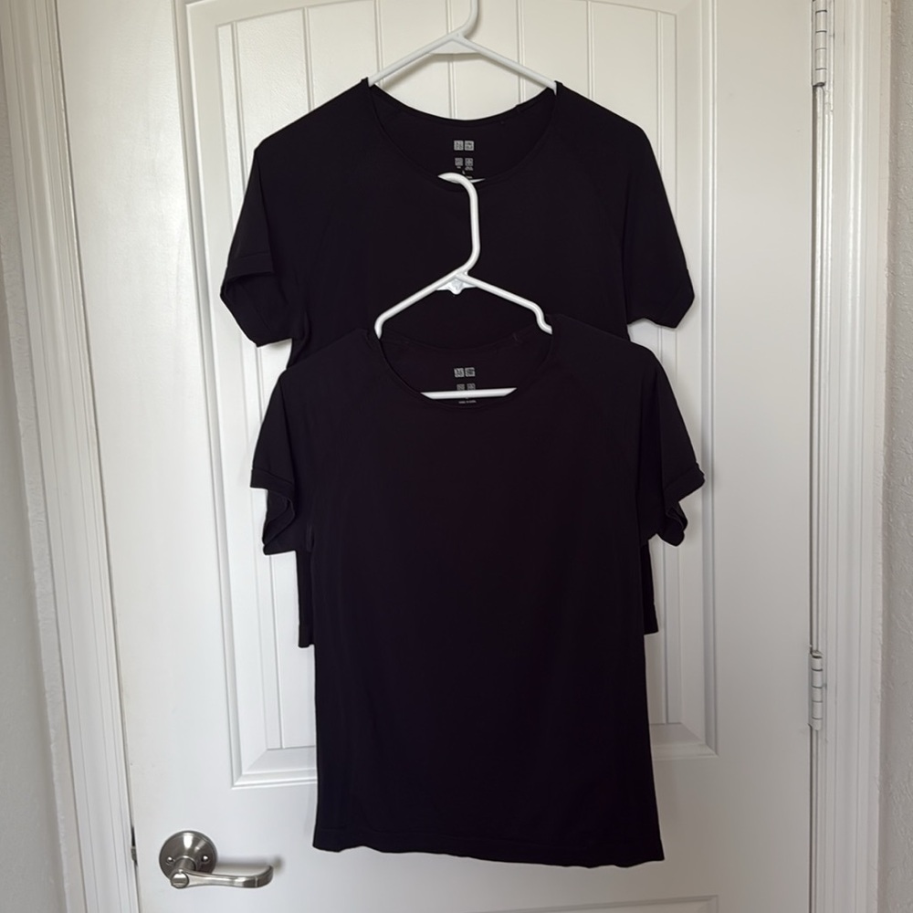 2 tops bundle: Black AIRism short sleeve top from Uniqlo